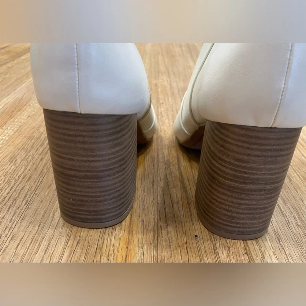 OLD NAVY- White booties - Picture 3 of 5